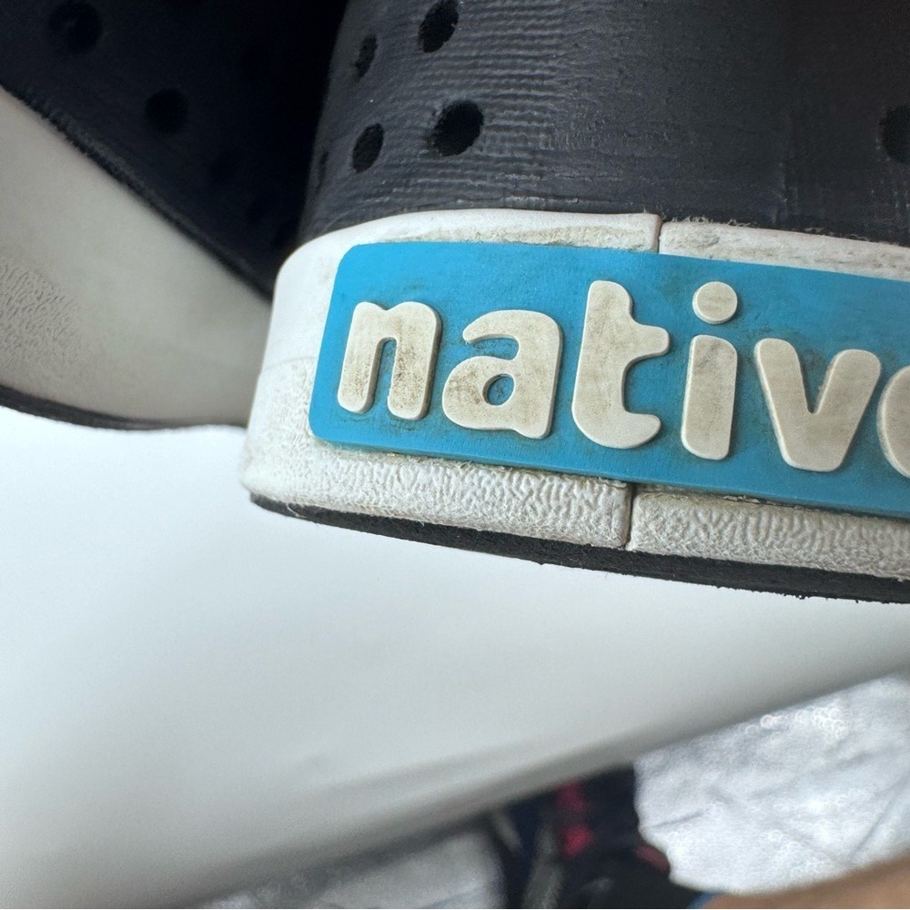 Native‎ Kids Shoes in Black and White - Picture 8 of 8